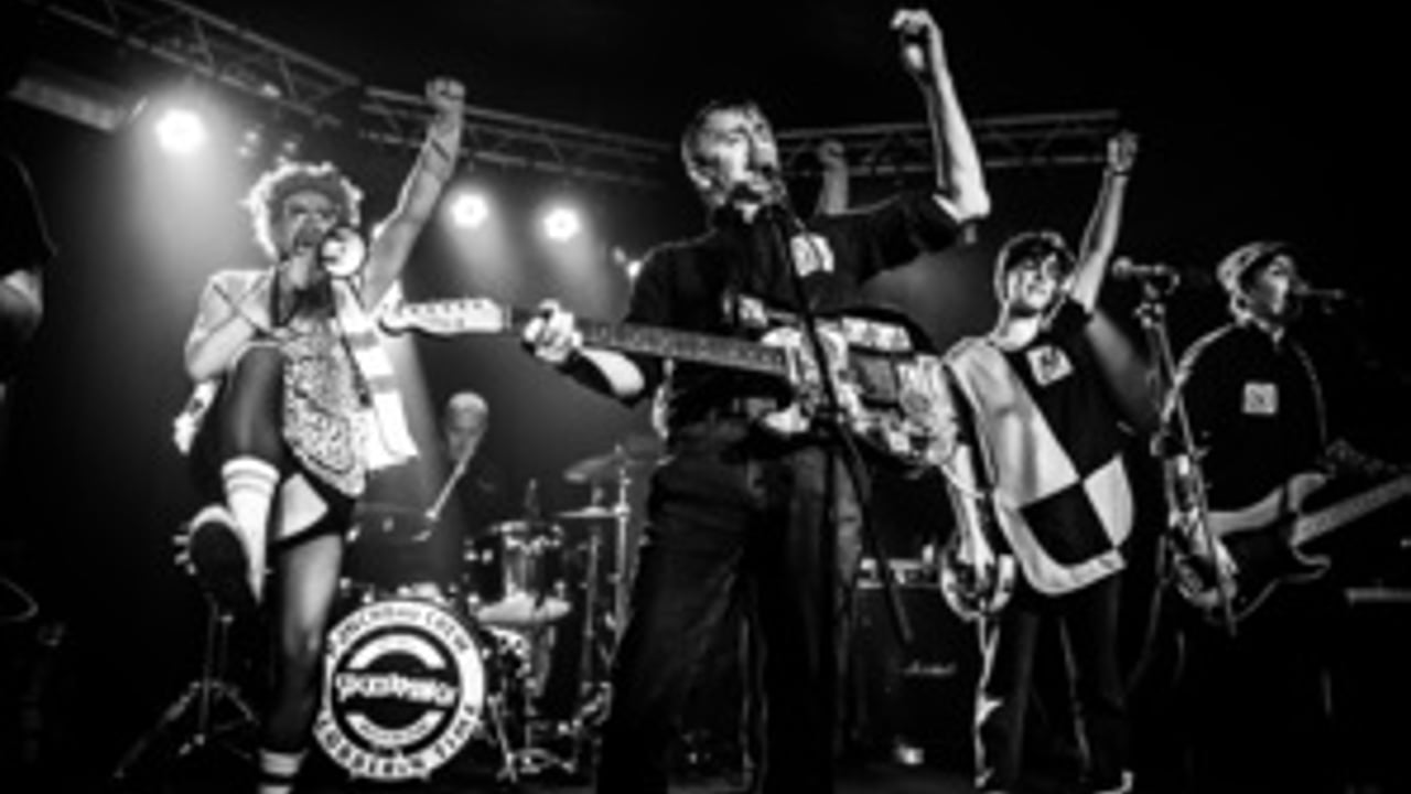 Pete Bentham & The Dinner Ladies
