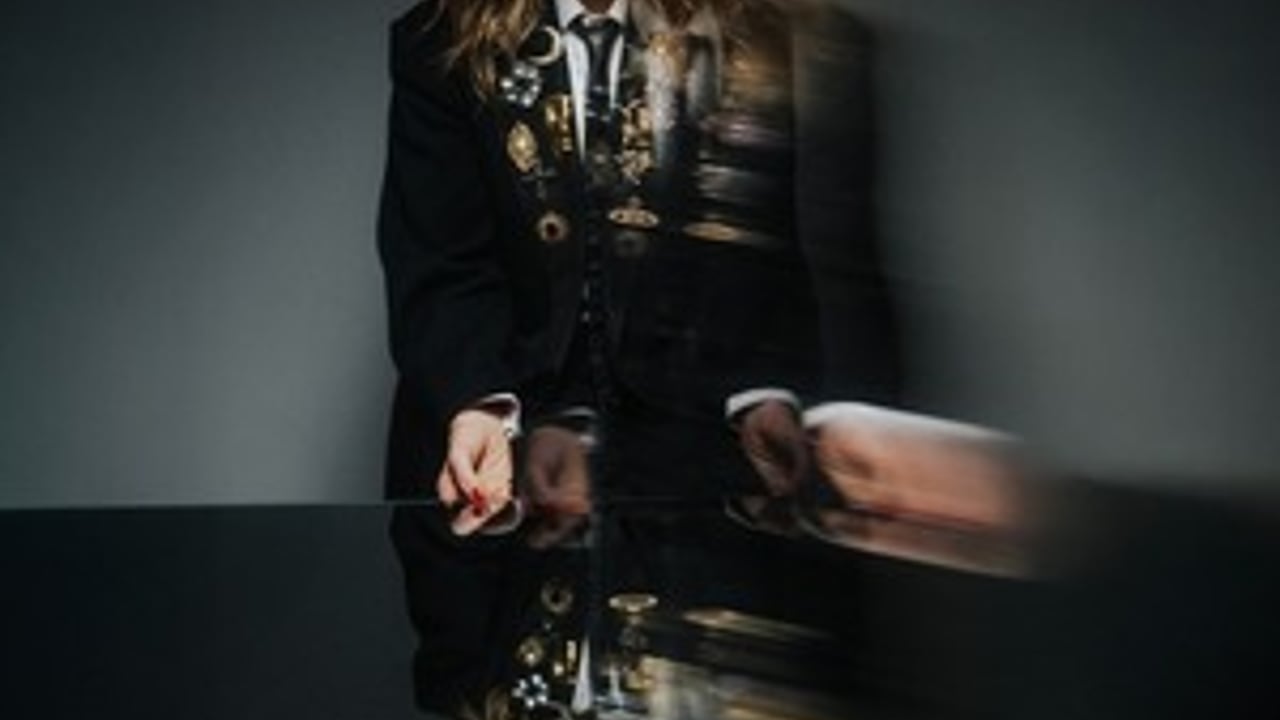 Eliza Hull @ Shotkickers
