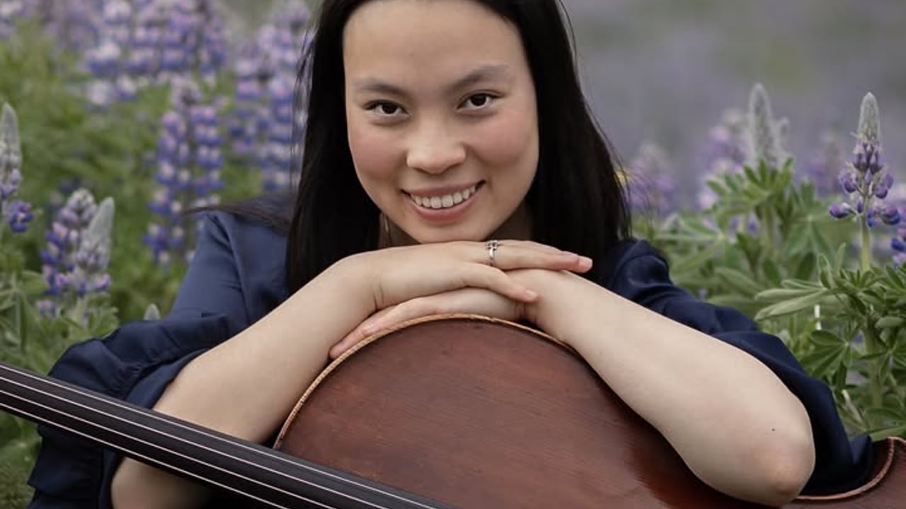 Maria Qing Sigridardottir - sellóleikari/cellist