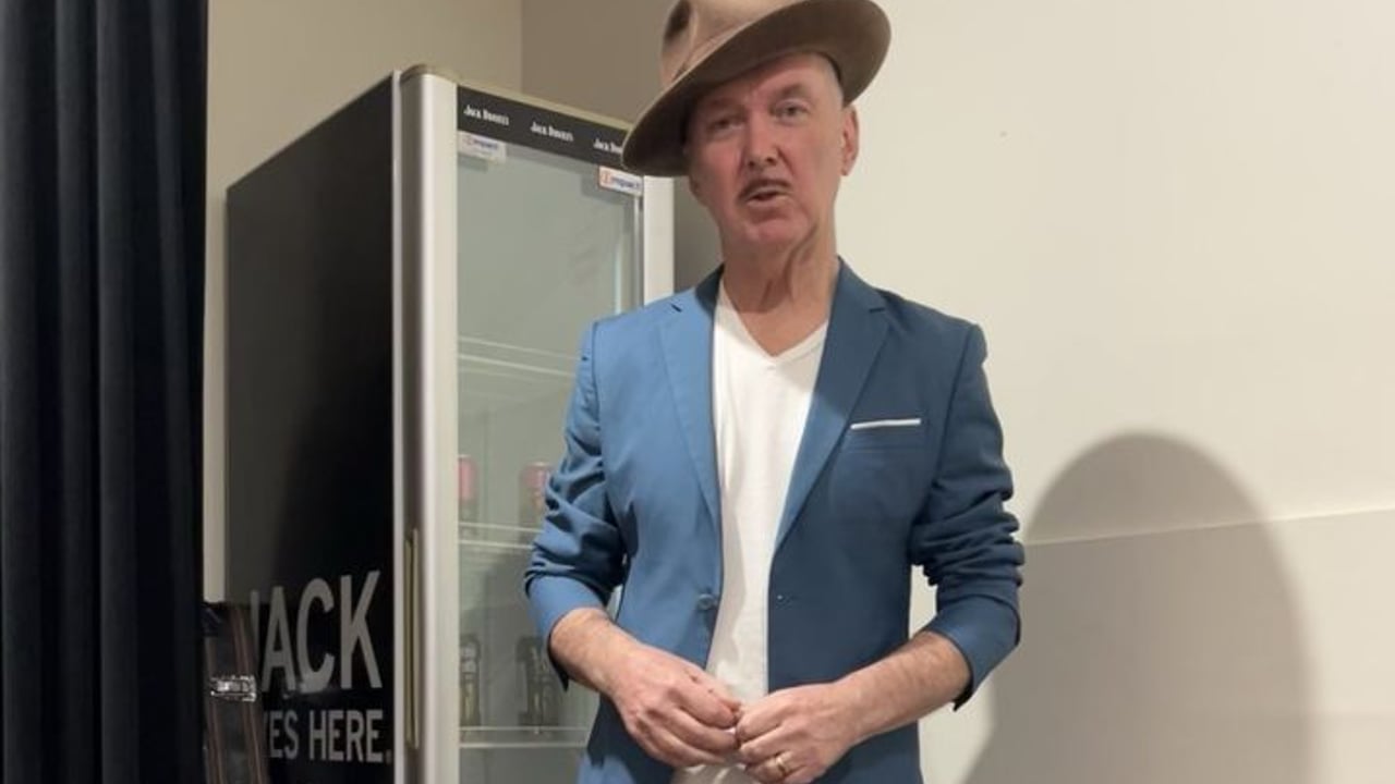 Dave Graney and the mistLY