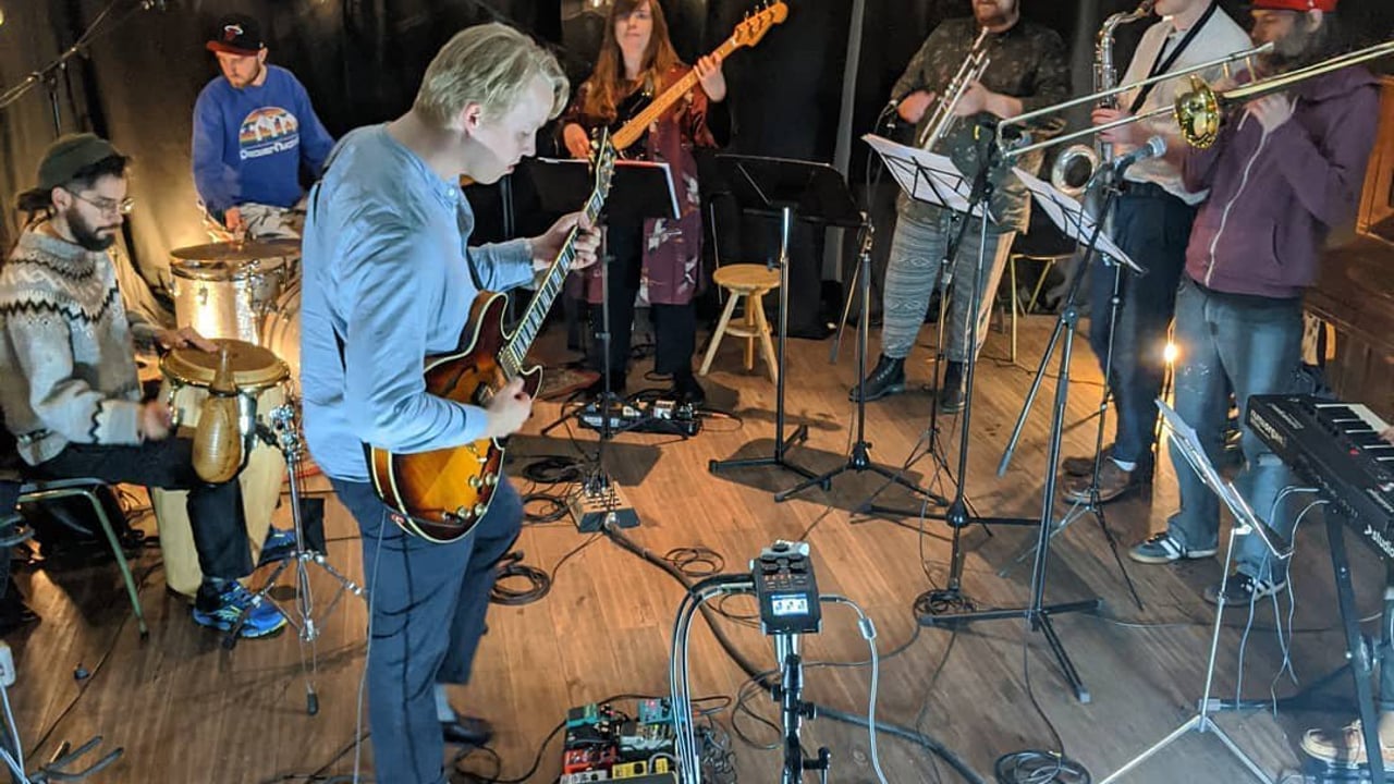 Hróðmar Sigurðsson w. band