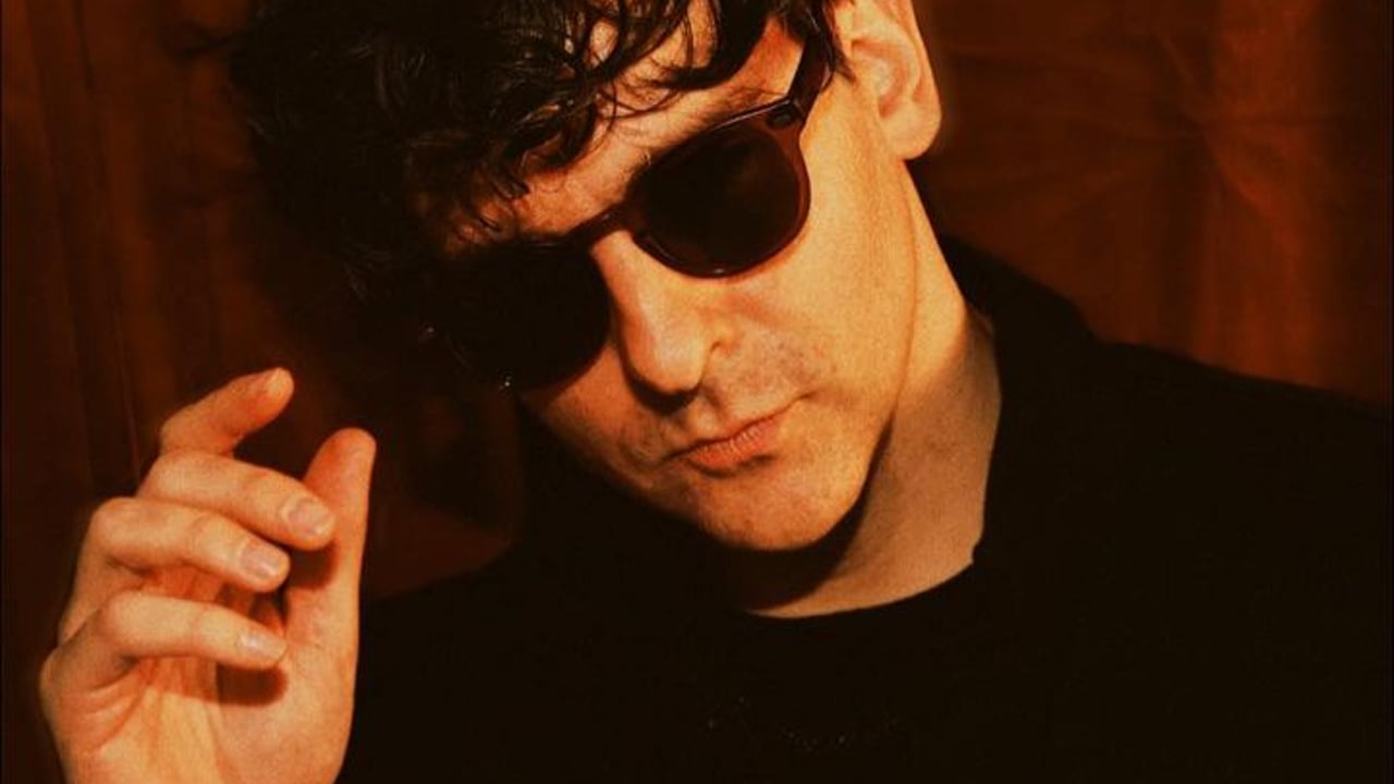 Low Cut Connie