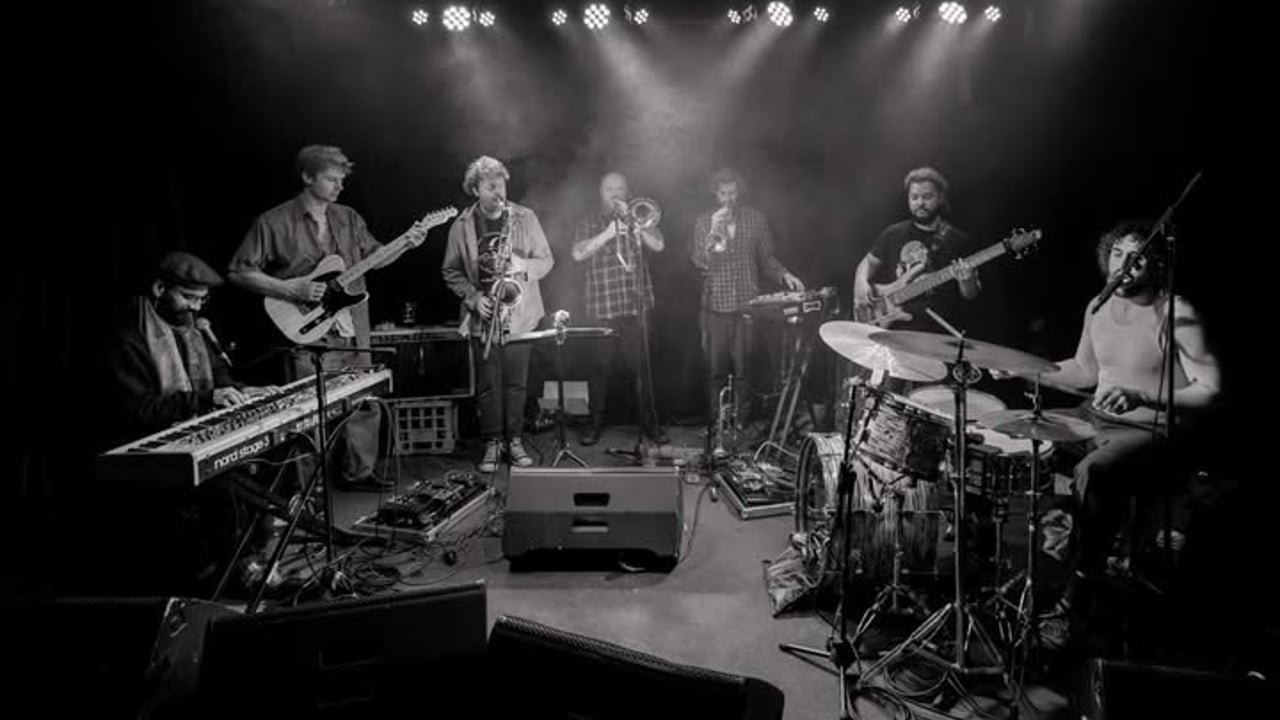 Steppers (Melb) @ Beach Hotel