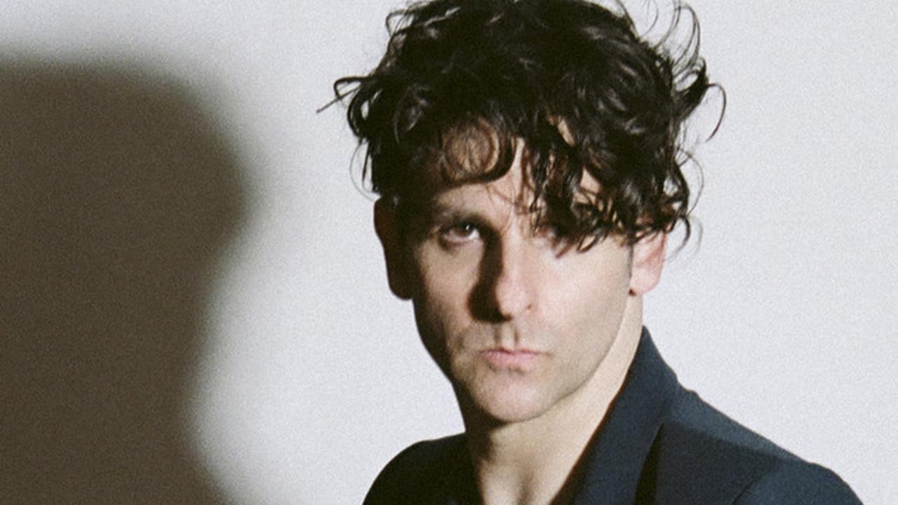 Low Cut Connie