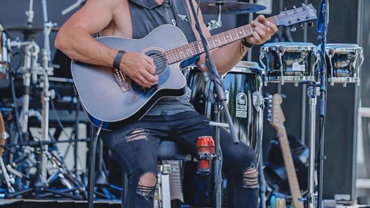 Tristan J Ross
