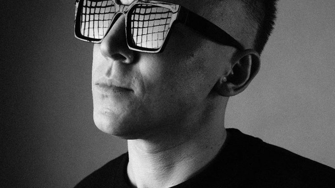 SIMON BIZON