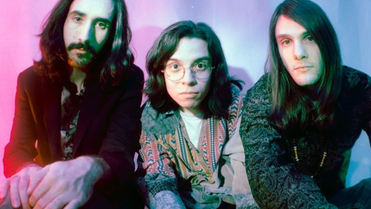 ULTRAVIOLET COMMUNICATION