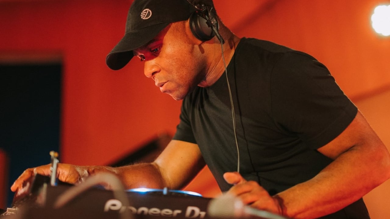 DJ EZ