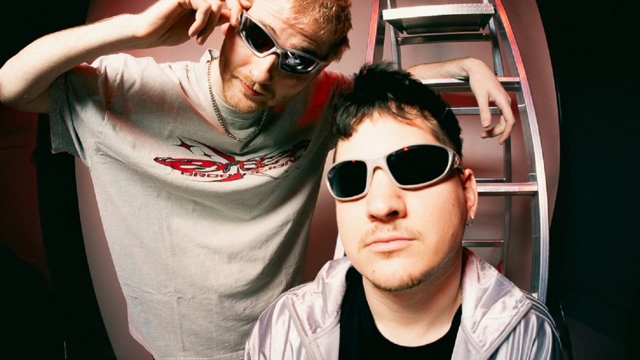 2HOT2PLAY