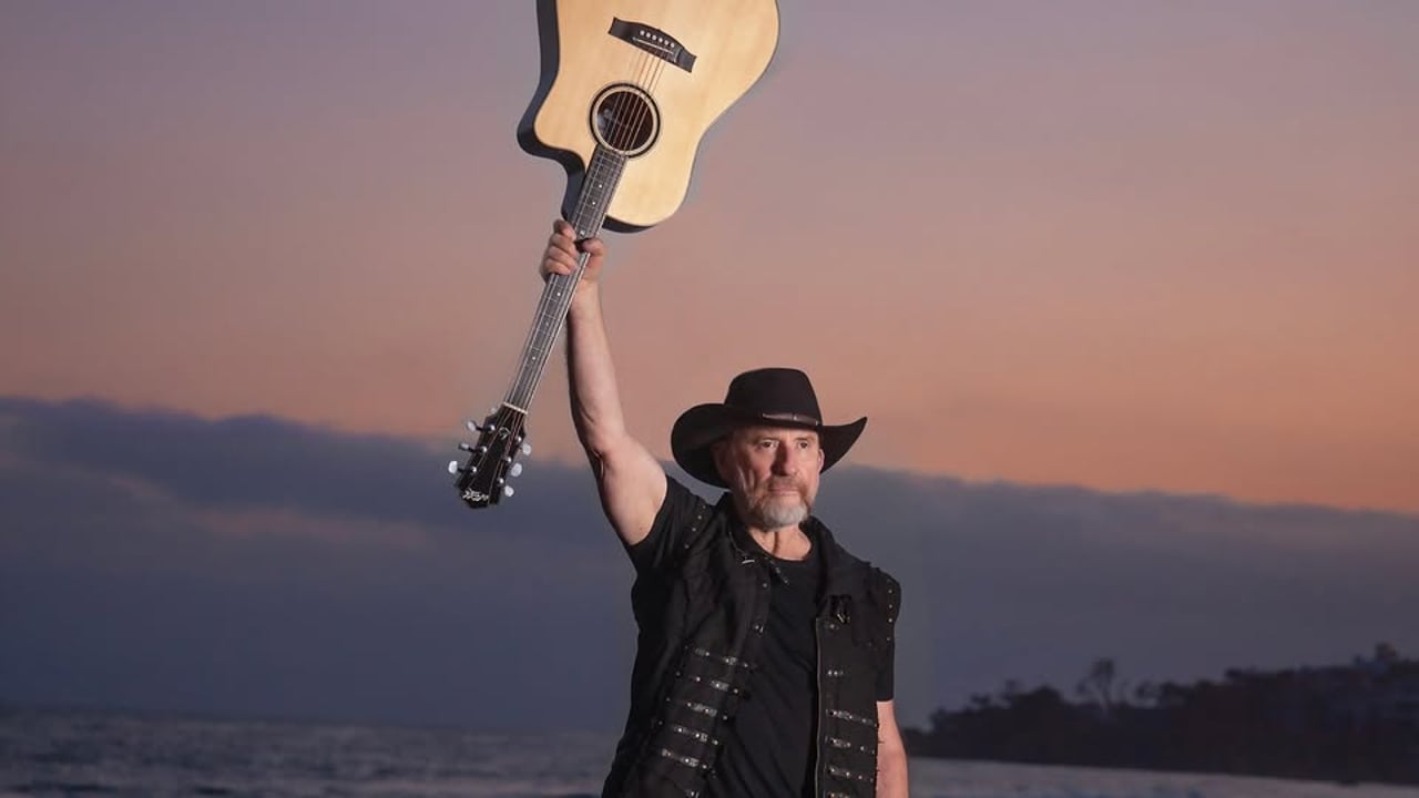 COLIN HAY Solo