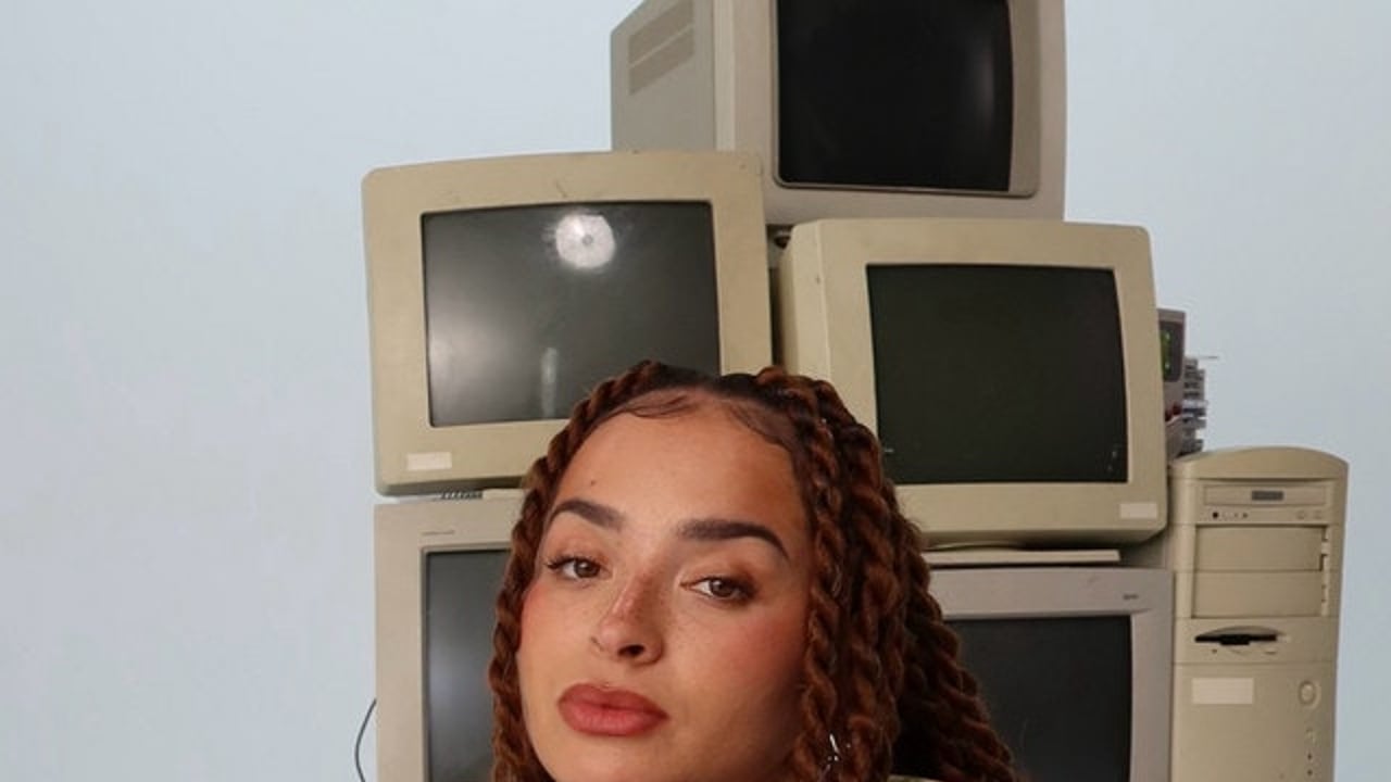 Ella Eyre