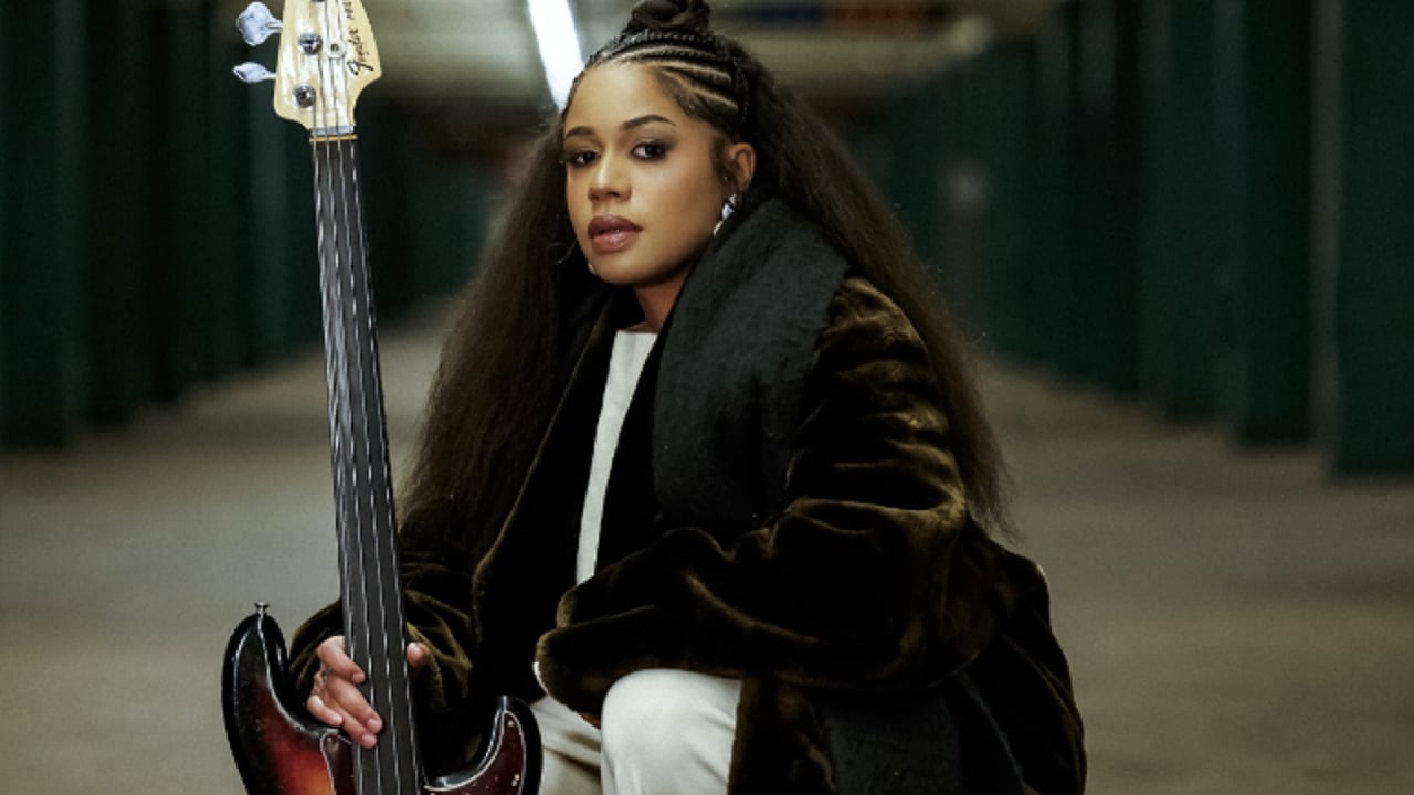 Aneesa Strings