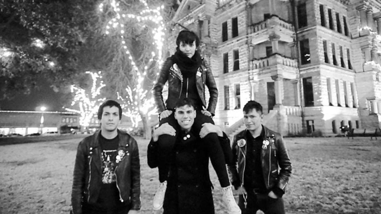 Generacion Suicida, Loosey