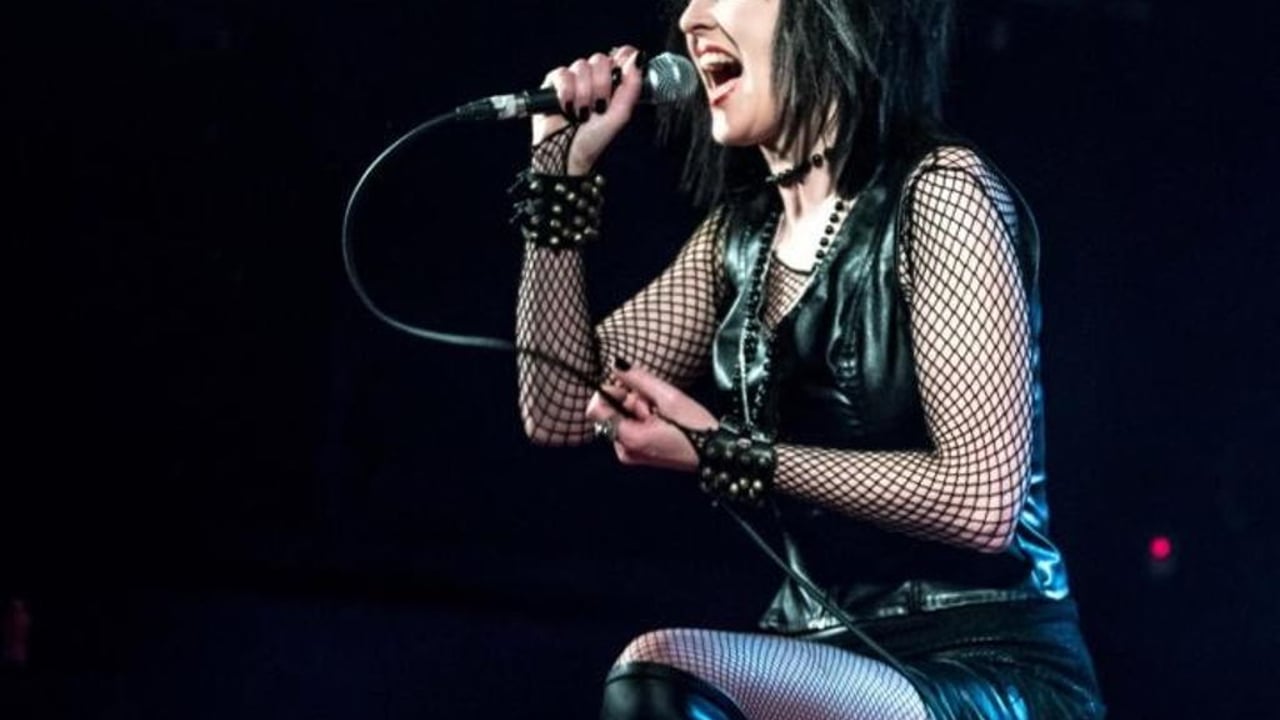 LIZZIE & THE BANSHEES