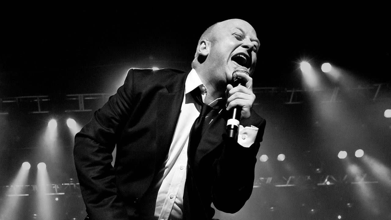 Andrew Strong performs The Commitments