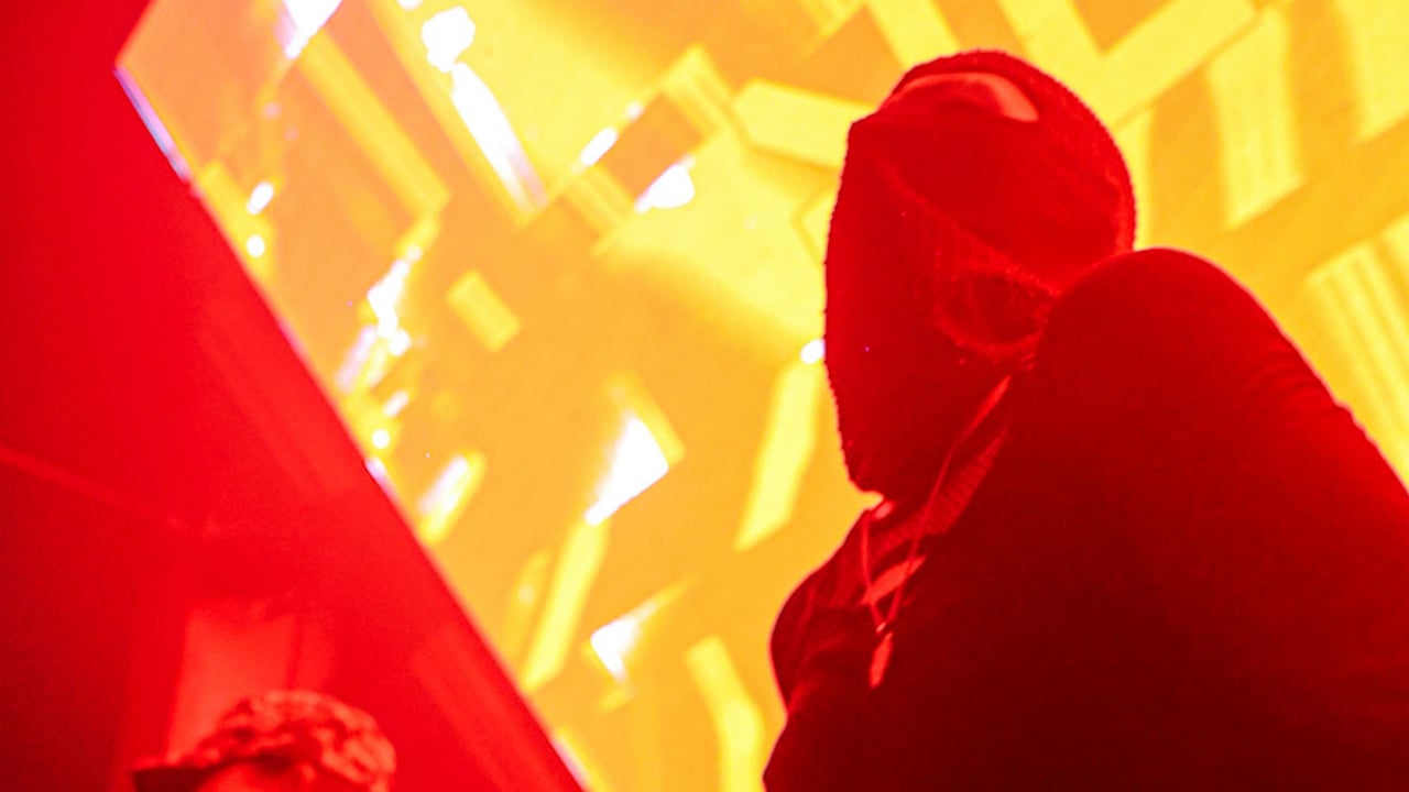 ALIVE: NEGITIV & HU