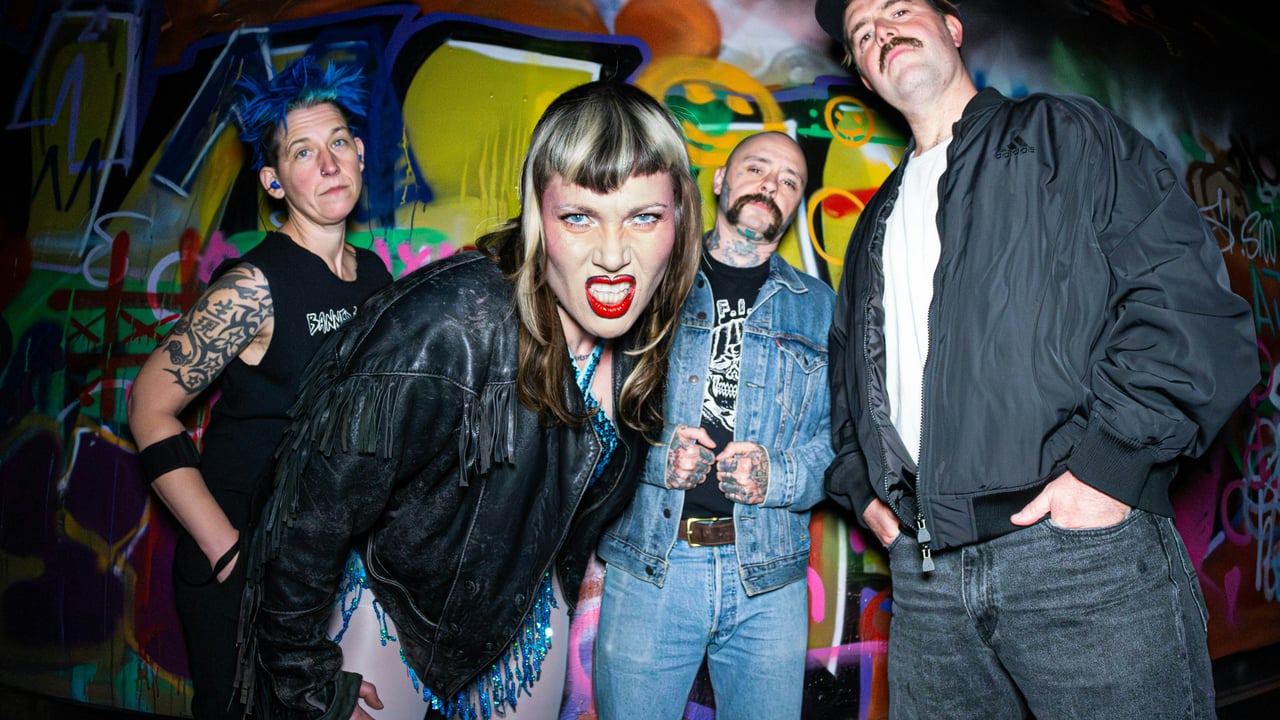 Split Dogs: Live + Signing