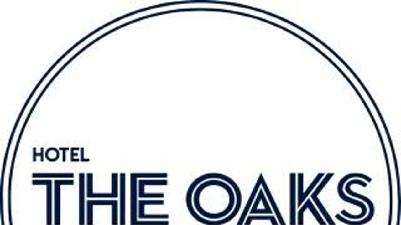 Oaks Hotel Motel