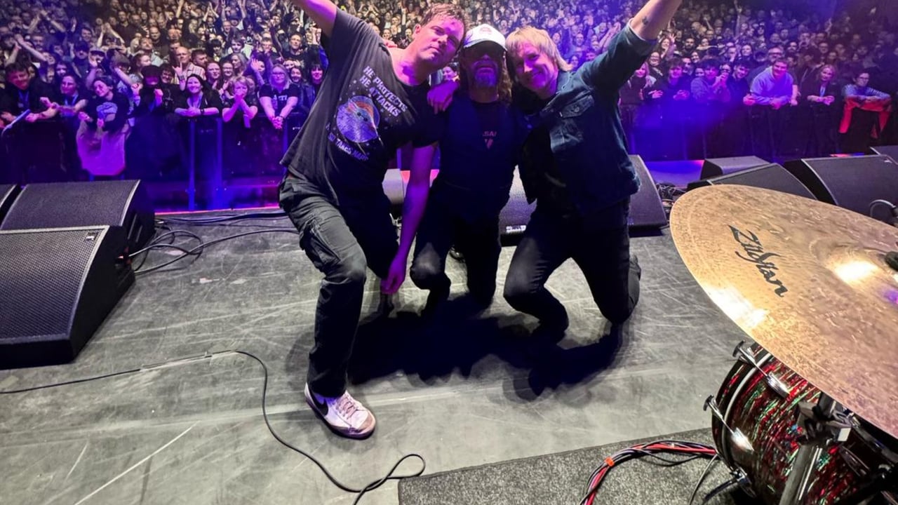 Ash - 1977 30th Anniversary Tour