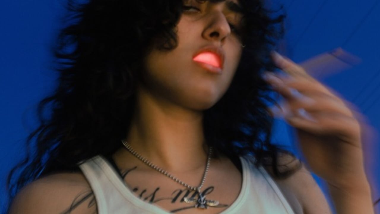 Asal: Kiss The Sun Tour