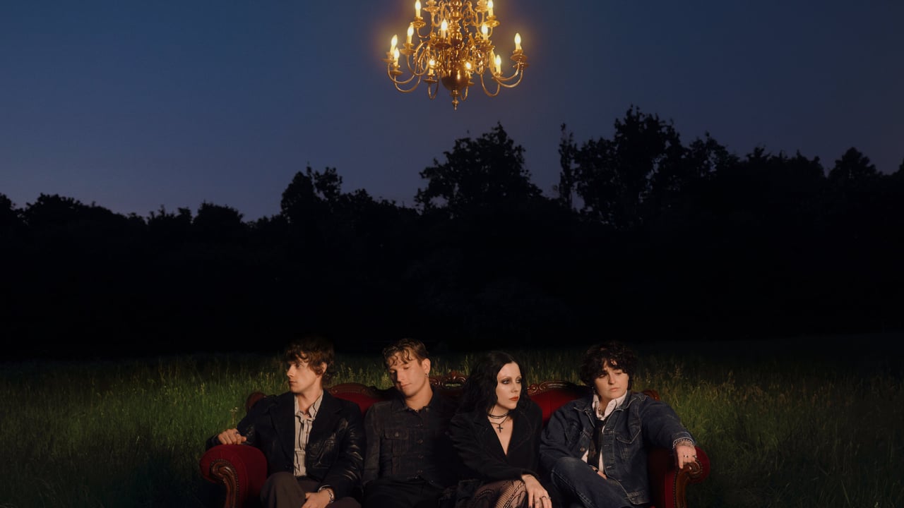 PALE WAVES