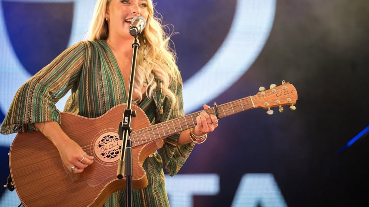 Sari Abbott Live @ Cooroy RSL