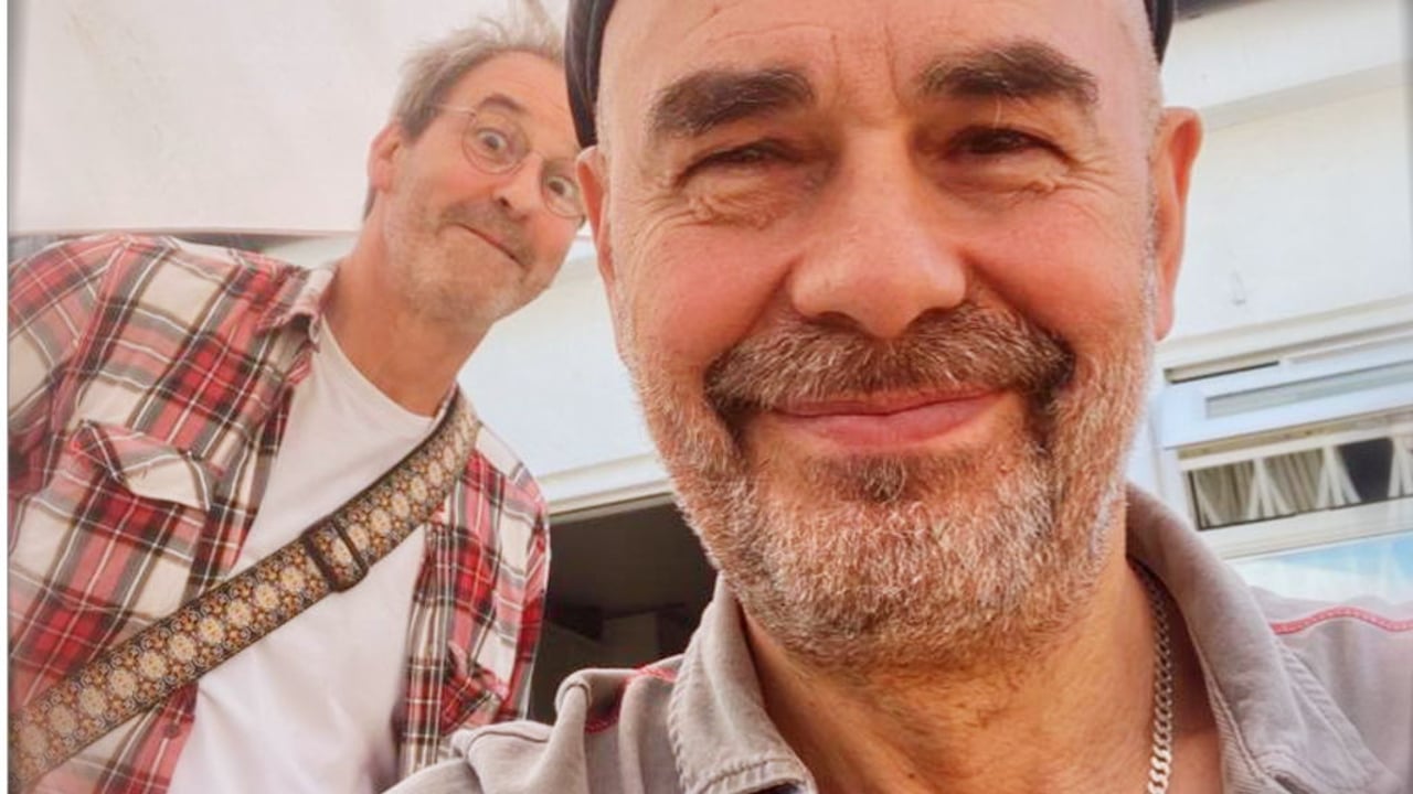 WOT ITALIAN? - Boothby Graffoe and Antonio Forcione
