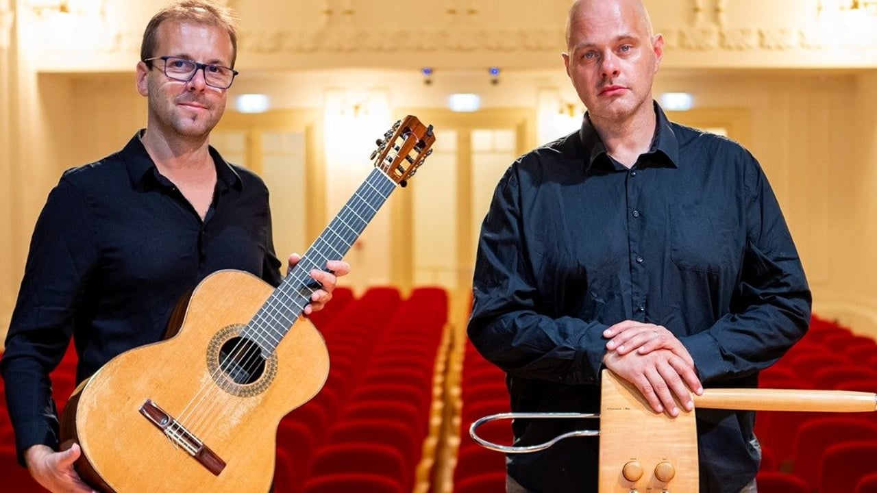 Tónleikaröð Bláu Kirkjunnar- Invisible strings