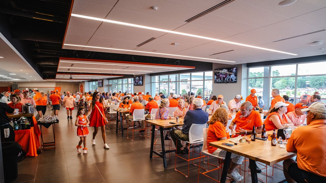 Champions Tailgate - Miami (FL)