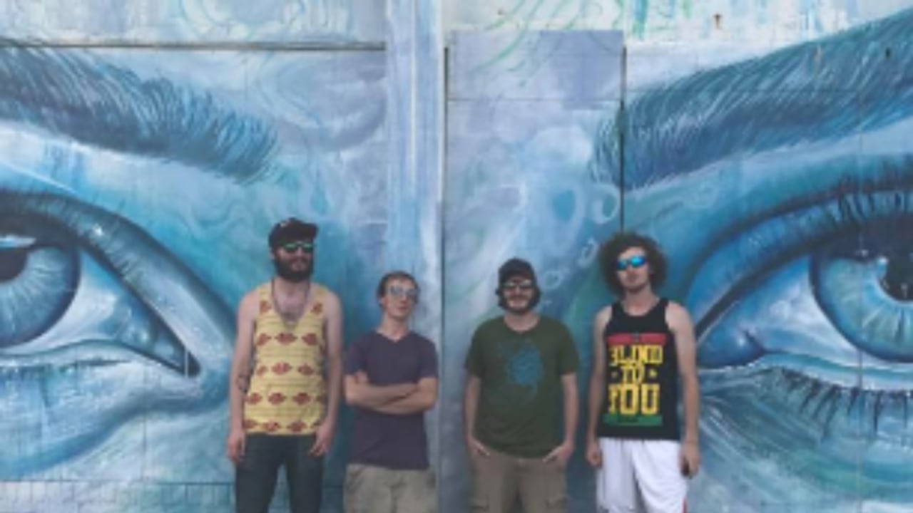 FREE SHOW - VAPOREYES