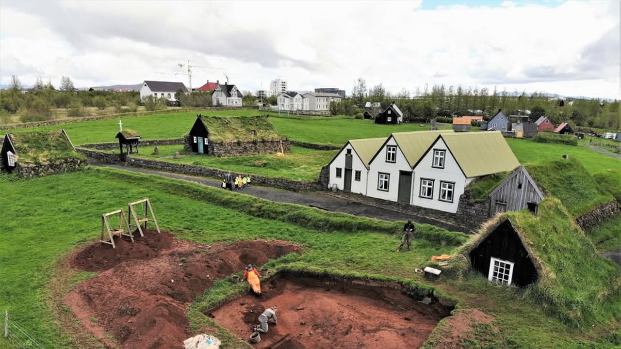 Fornar rætur Árbæjar - 10 ára afmælisveisla / The Ancient Roots of Árbær - 10 Year Anniversary 