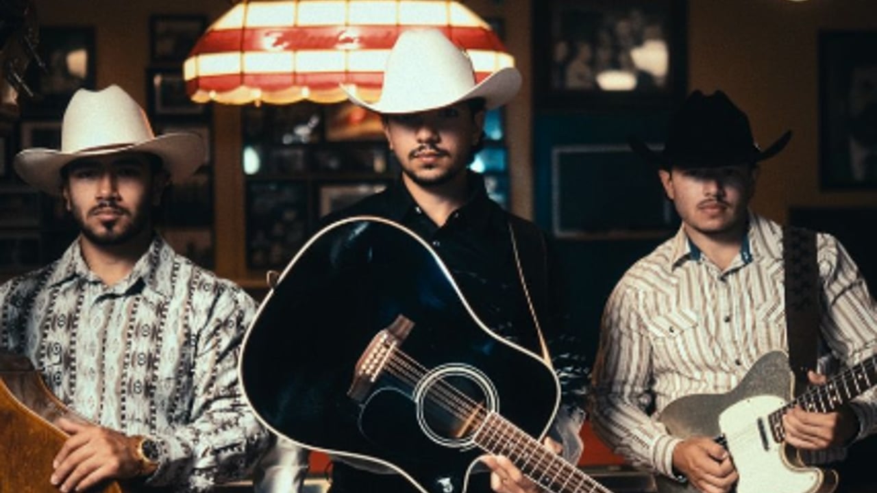 Los Hermanos Mendoza