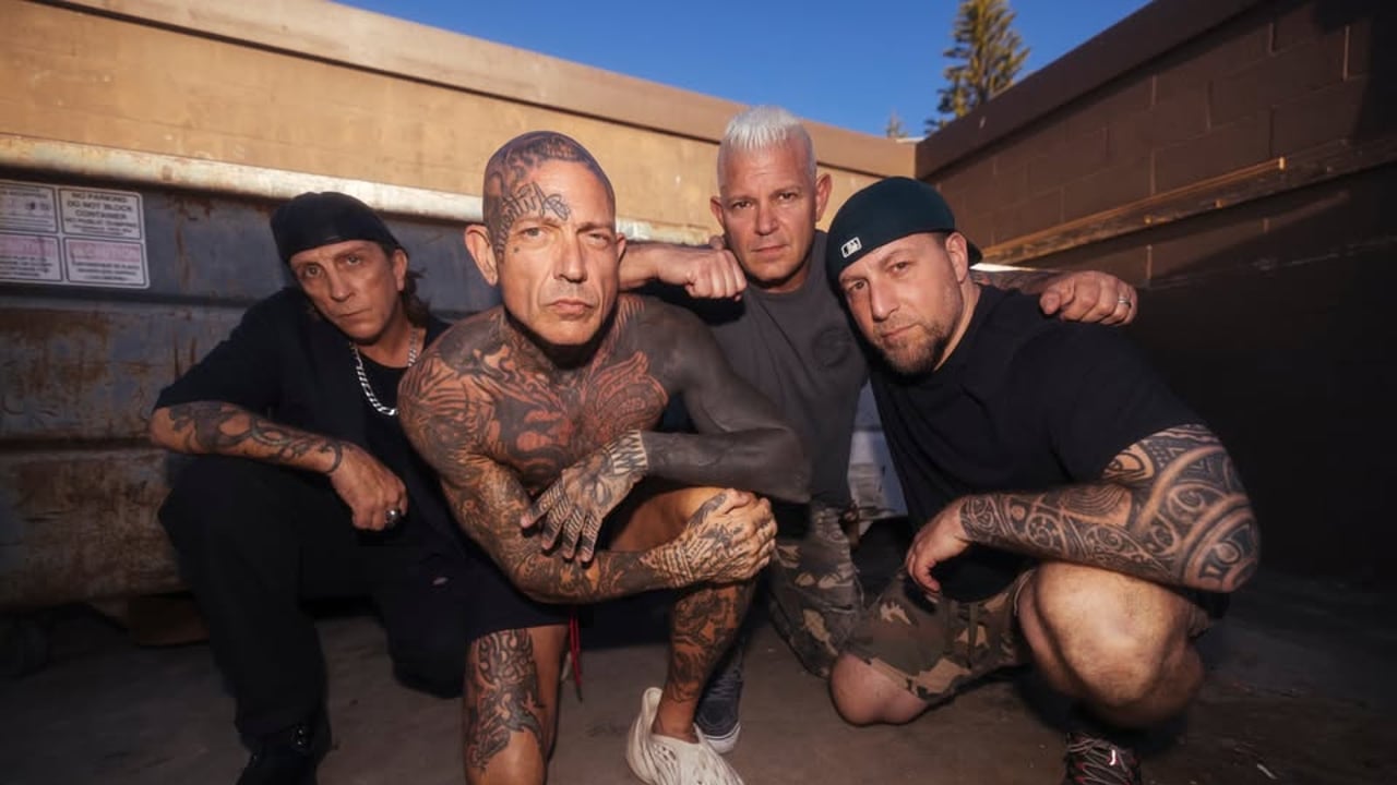 Biohazard + support: Sworn Enemy + Striking 13 // John Dee // Pres. av Live Nation