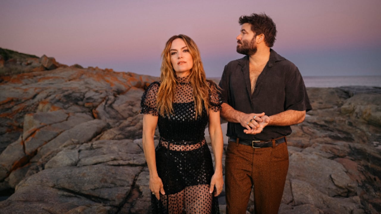 ANGUS & JULIA STONE 