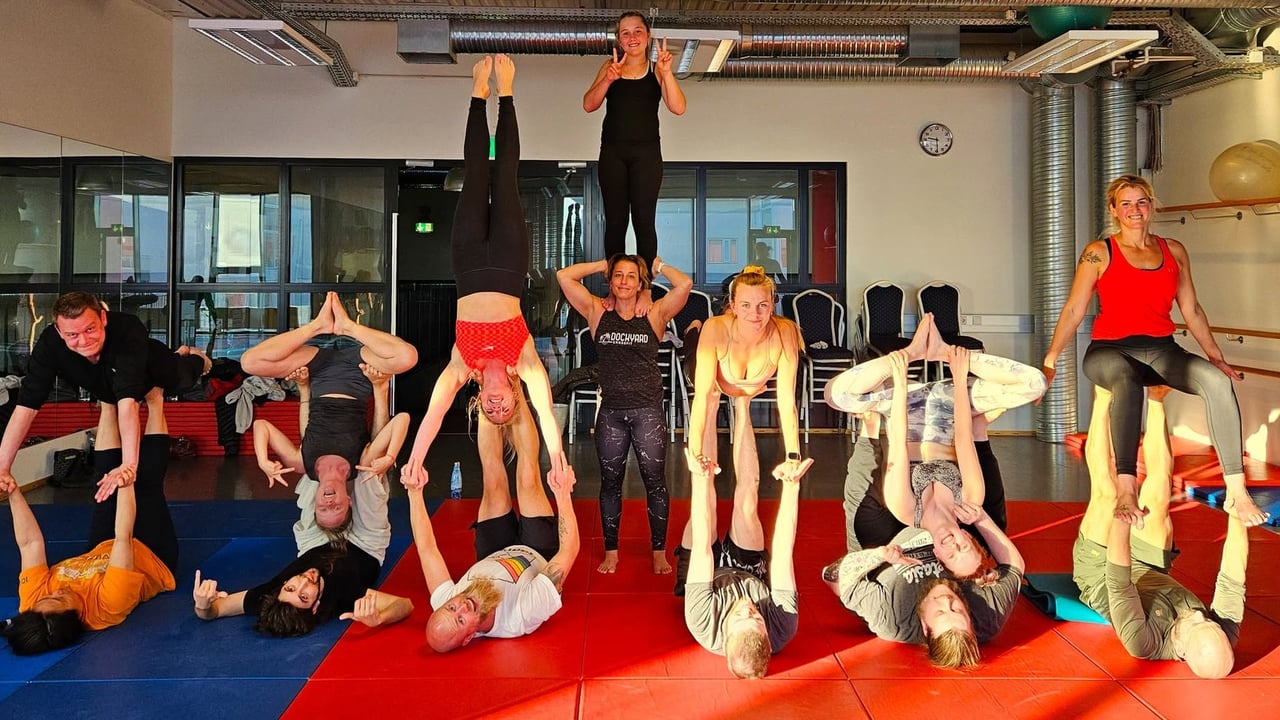 Flying Reykjavík - AcroYoga for Everyone