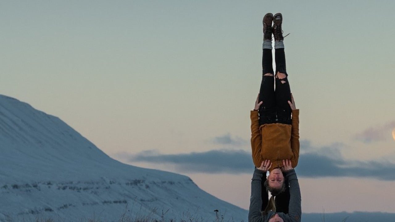 Fljúgandi flæði - acro jóga dansatriði