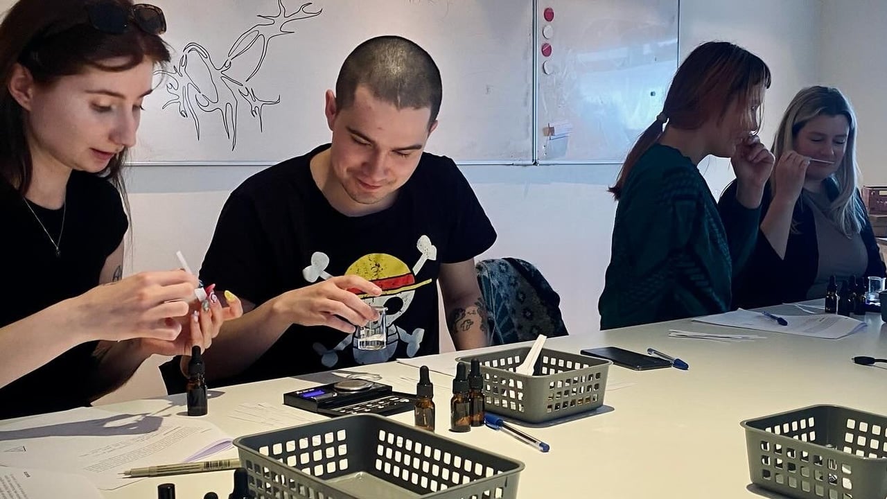 What Makes a Fragrance Icelandic? – A Hands-On Scent Workshop