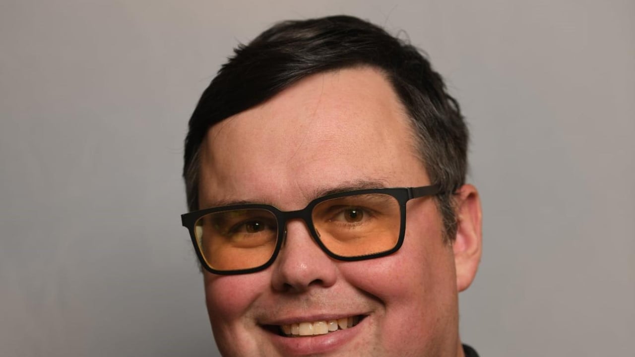 Bjarni Atlason syngur í kvöldmessu í Bústaðakirkju