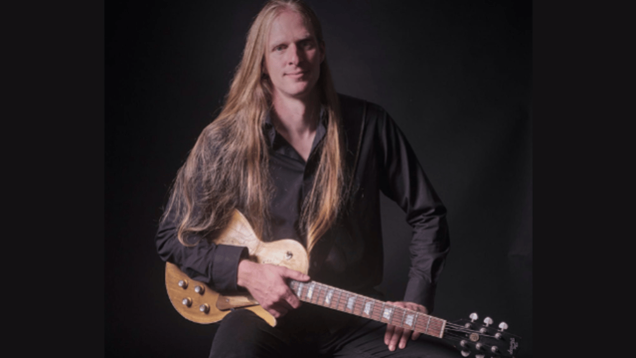 TUESDAY BLUES in the SIDEBAR w/ STEFAN HILLESHEIM!