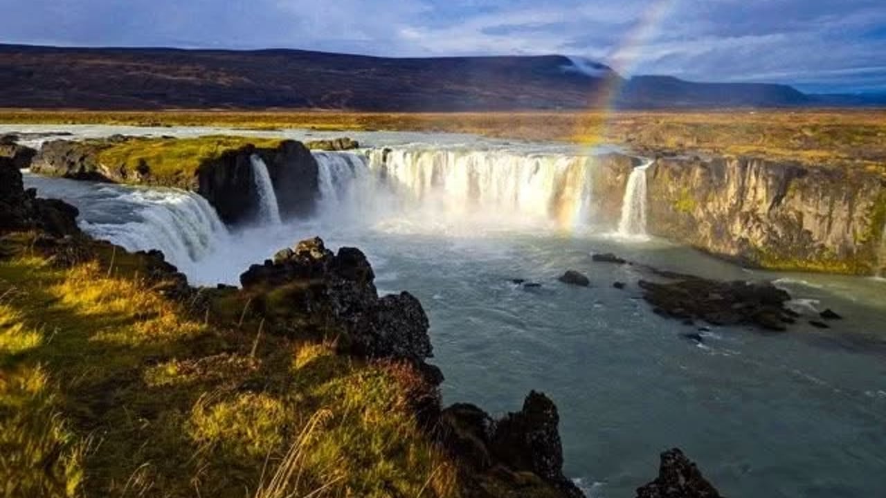 North Iceland – Hot Springs & Northern Lights