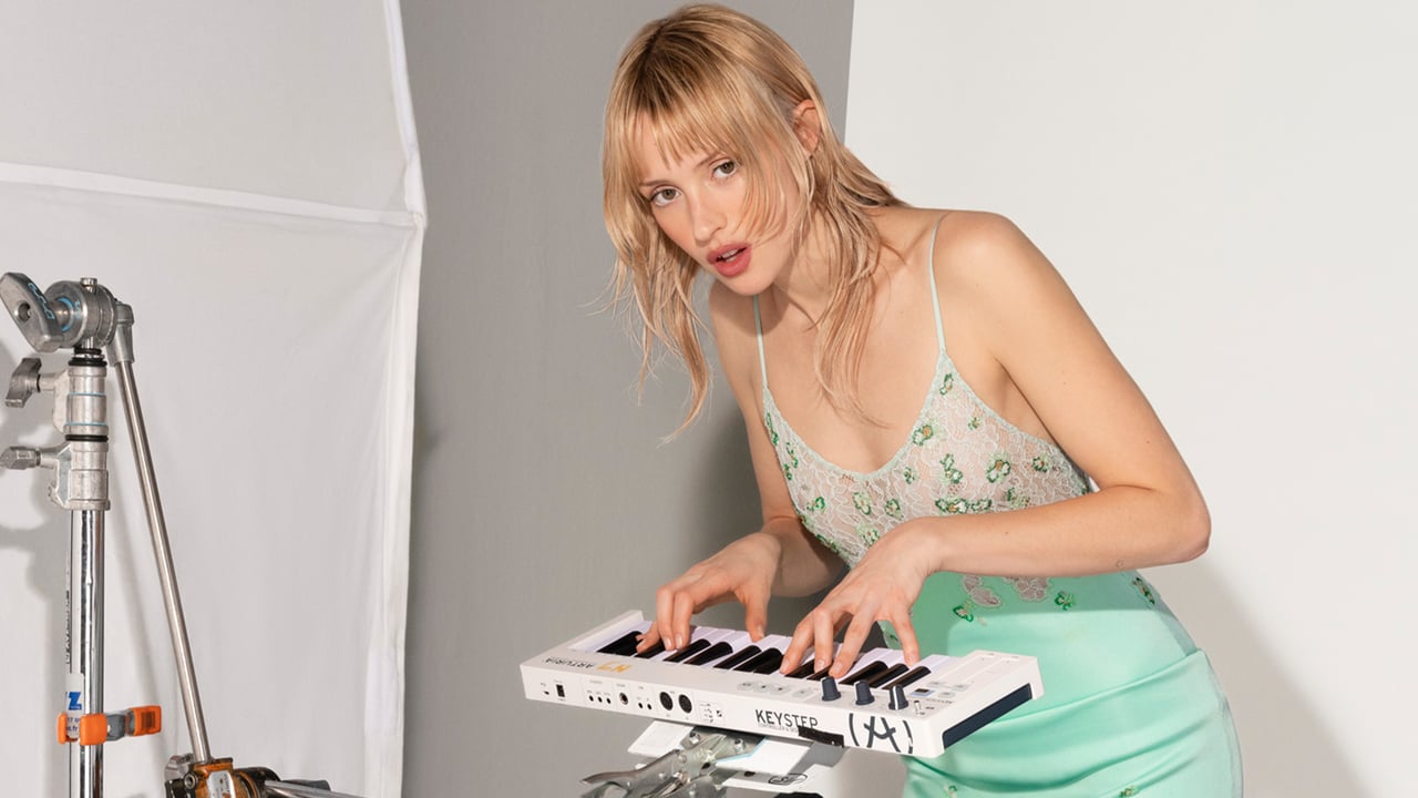 Angèle - Instinct Tour
