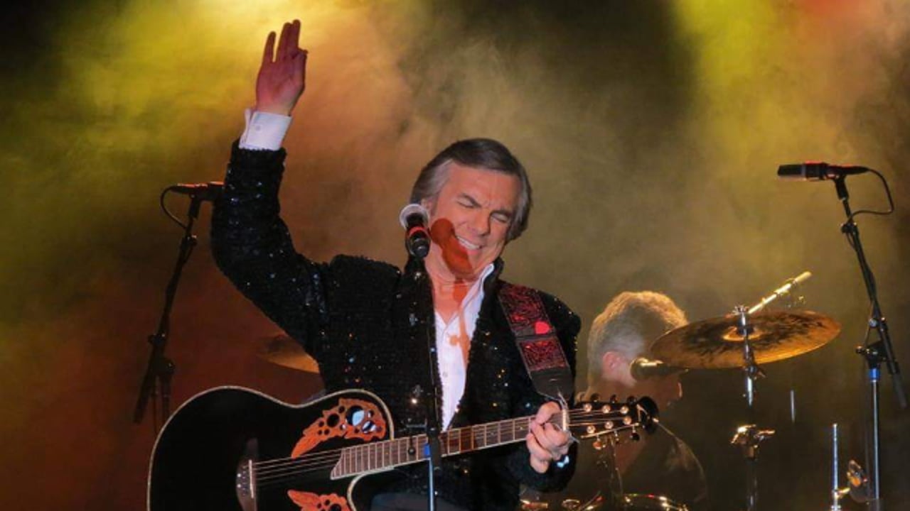 The World's #1 Neil Diamond Tribute Sweet Caroline Starring Jay White