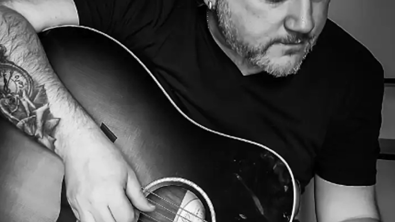 In The Round with Jeff Middleton & friends