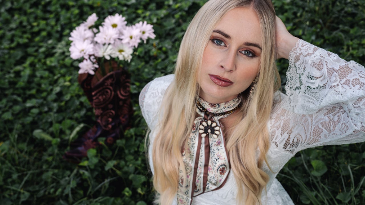 FREE SHOW! Melanie Dyer
