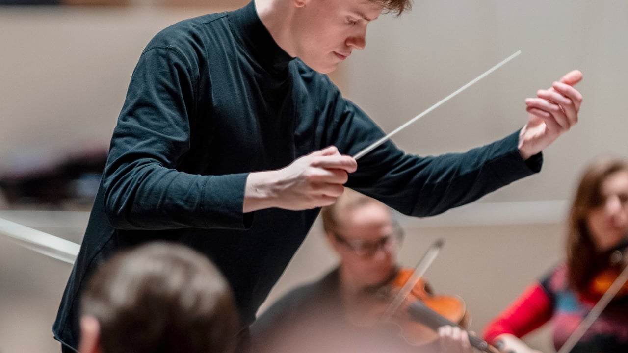 Sallinen Conducts Sibelius