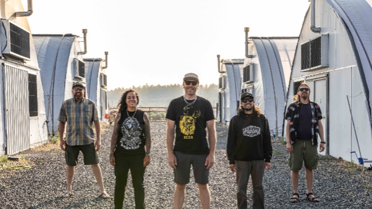 THE RUSTY FRETS with Midnight Cove