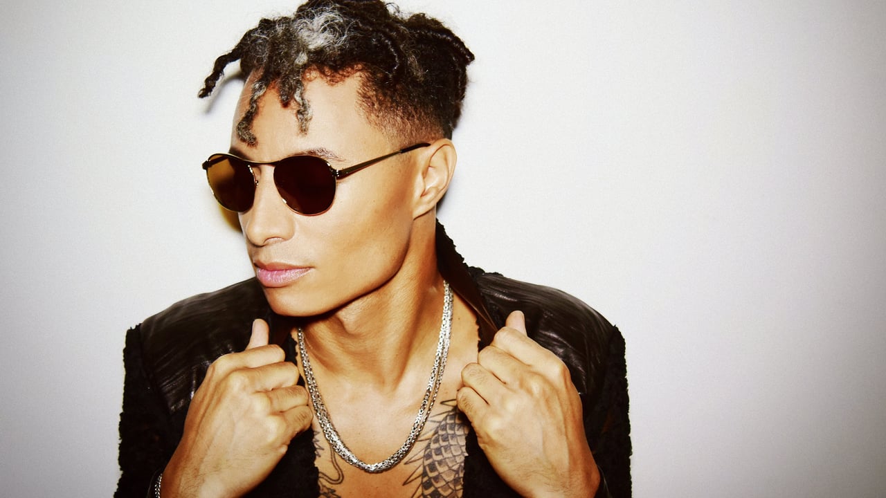 JOSÉ JAMES SINGS SINATRA