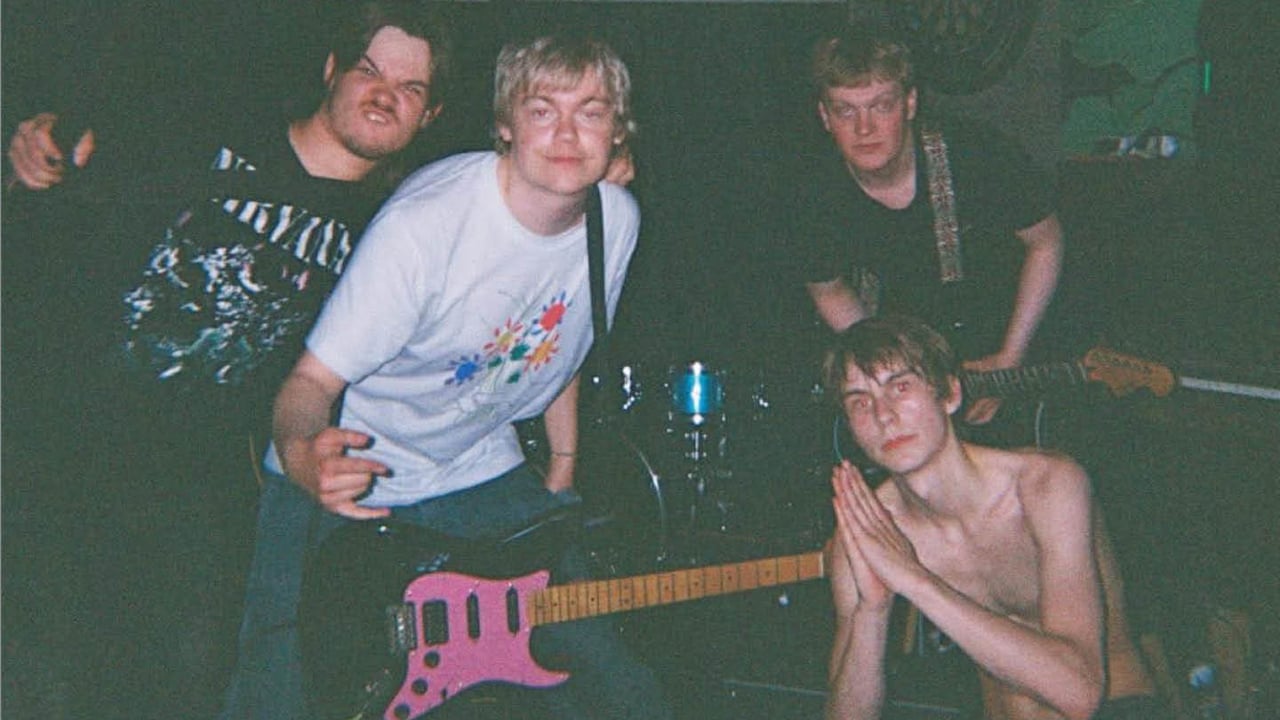 Airwaves : Juno Paul