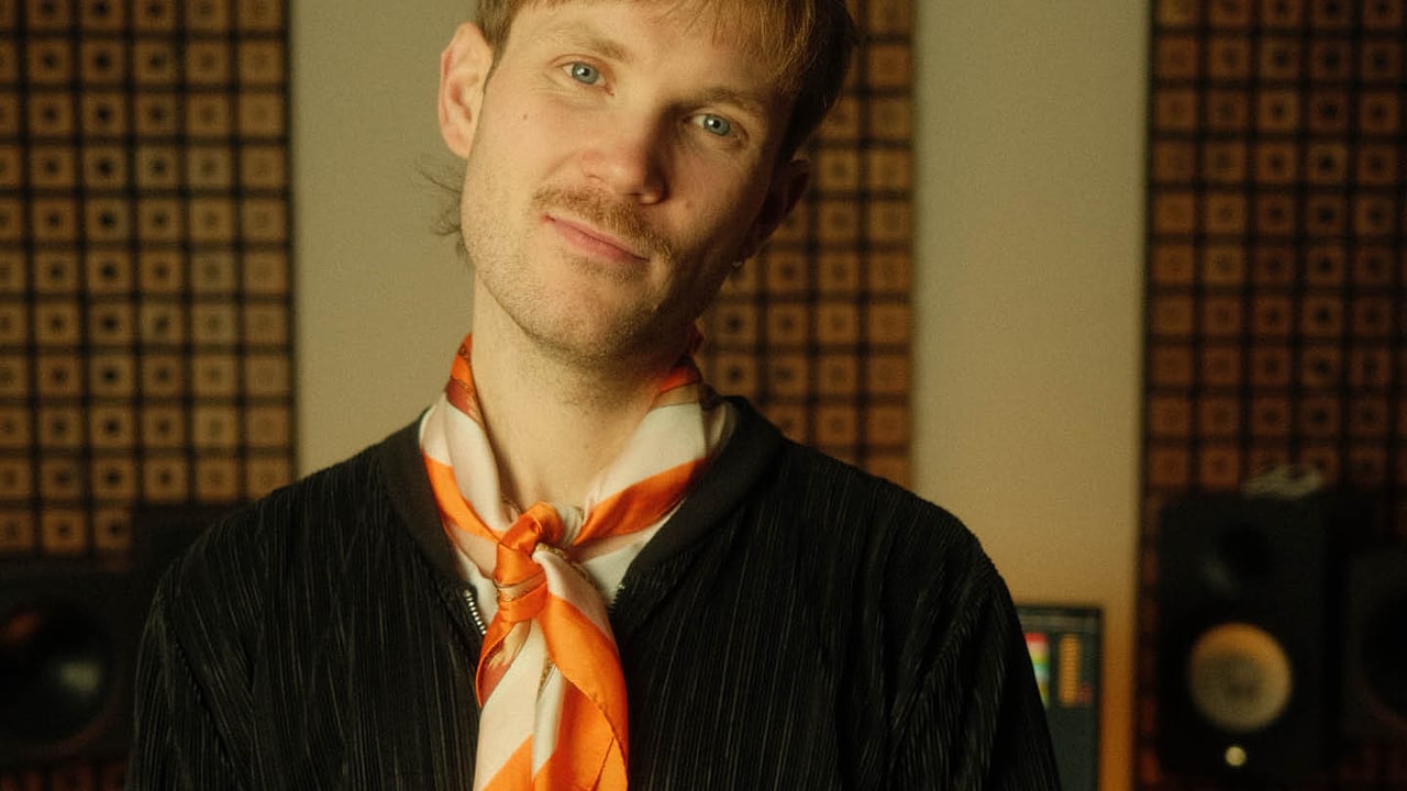 Airwaves : David Bay