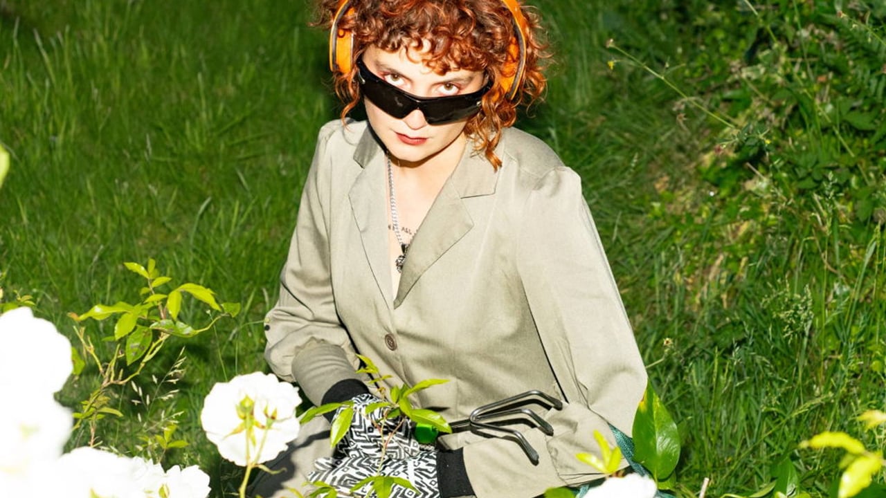 PHOEBE GREEN + EVE SIMPSON + DANS PEOPLE